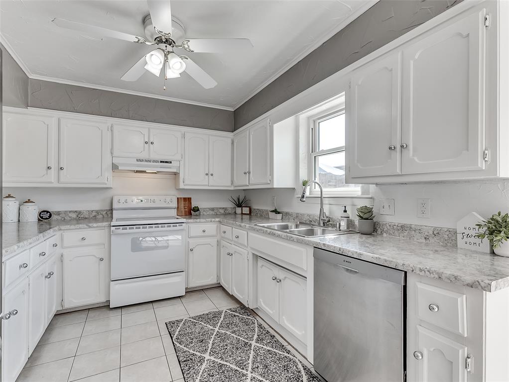 2916 Rosewood Lane Unit: 2916