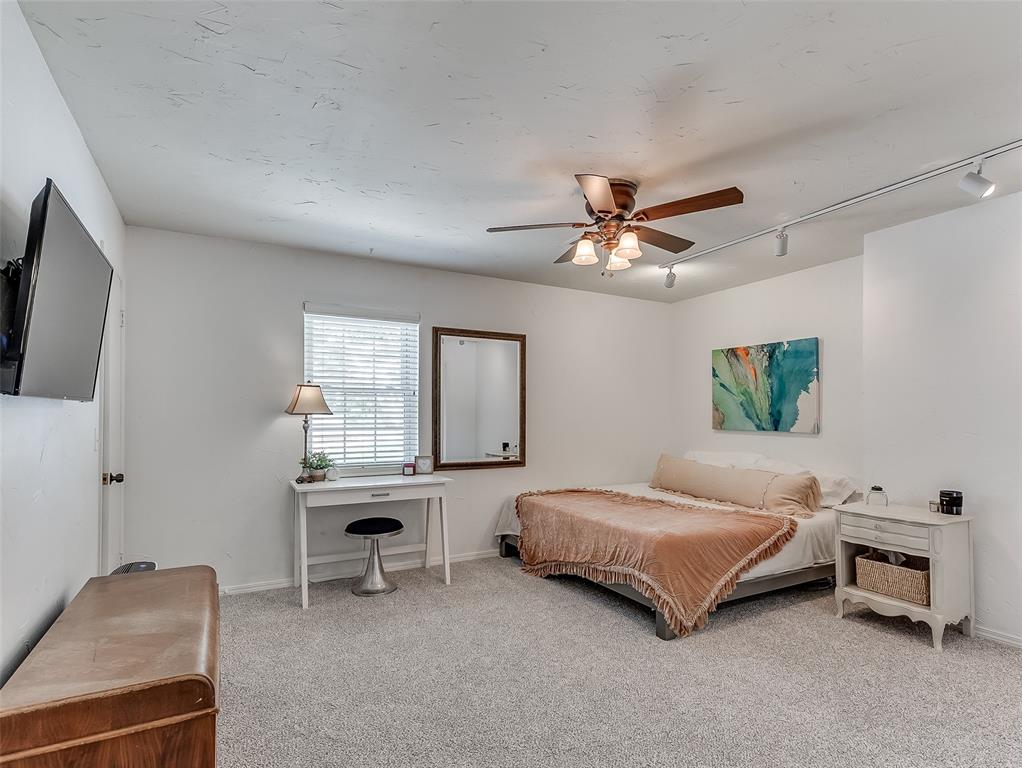 2916 Rosewood Lane Unit: 2916