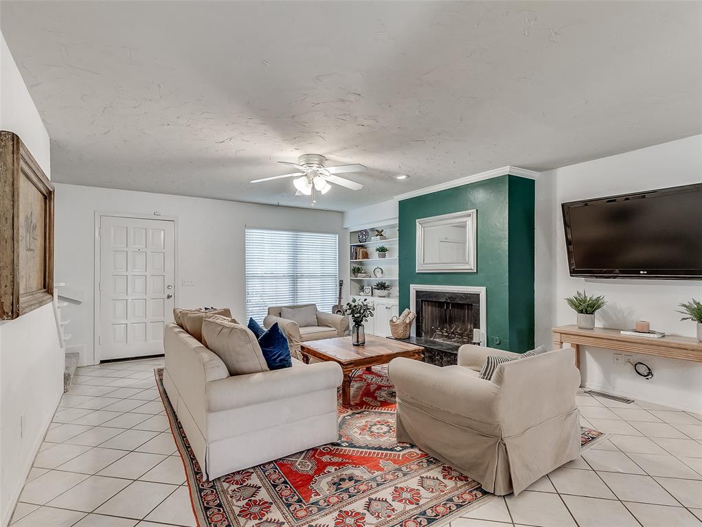 2916 Rosewood Lane Unit: 2916