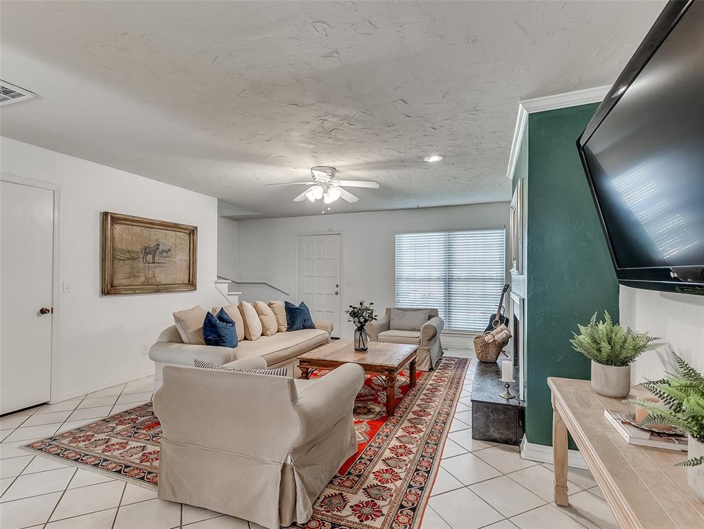 2916 Rosewood Lane Unit: 2916