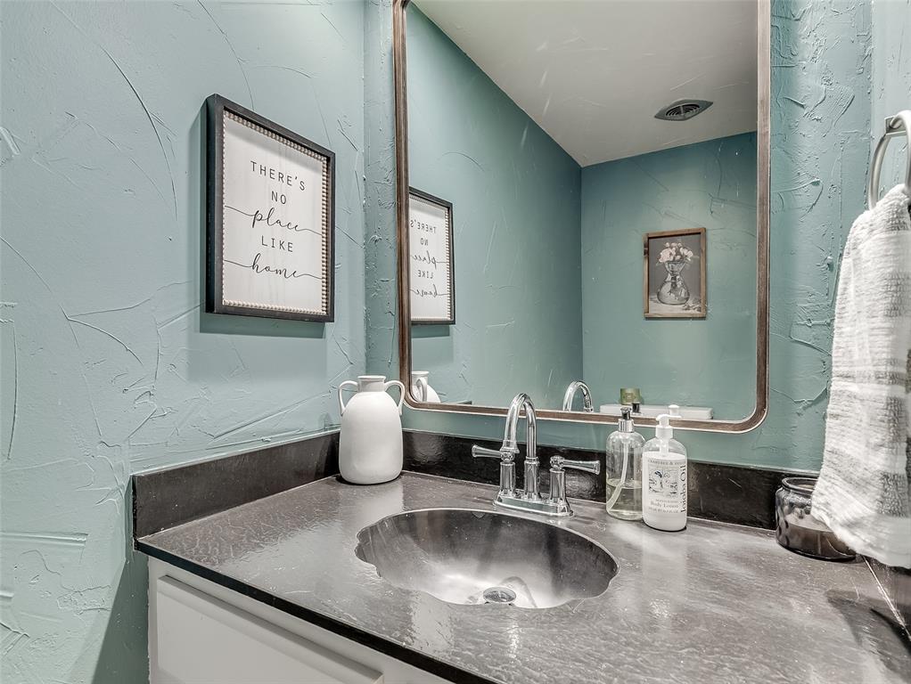 2916 Rosewood Lane Unit: 2916