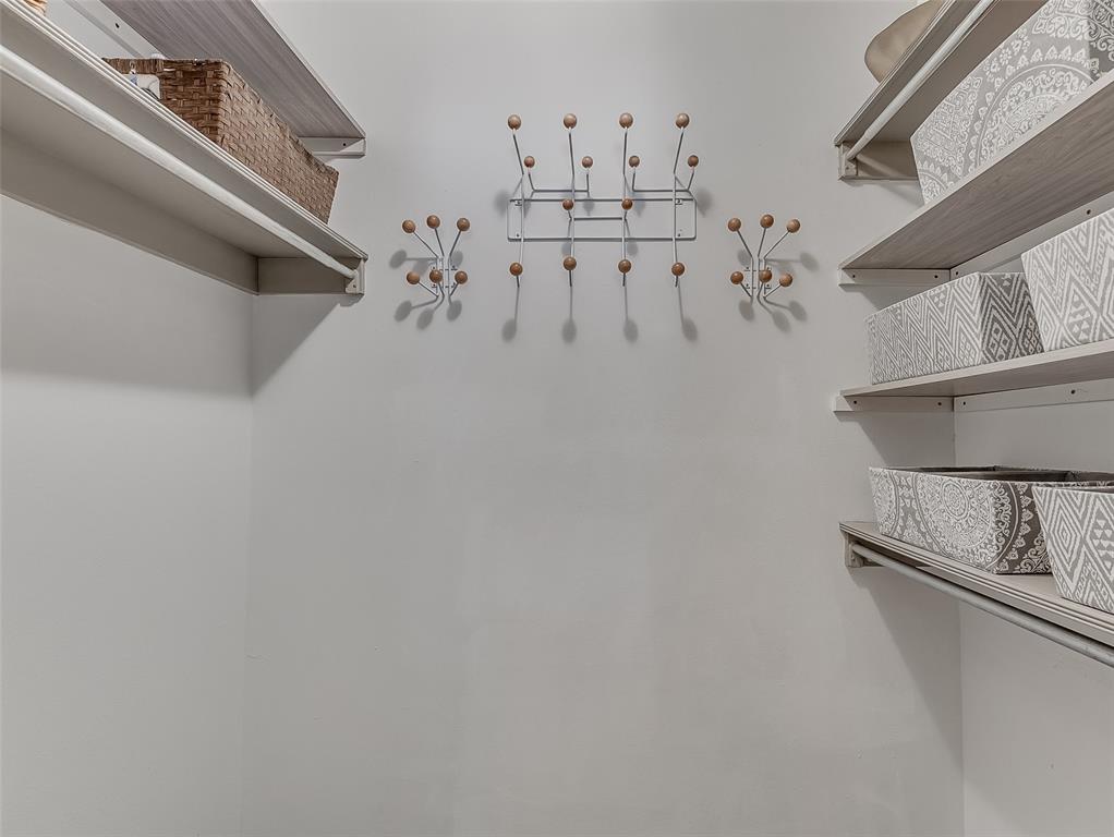 2916 Rosewood Lane Unit: 2916