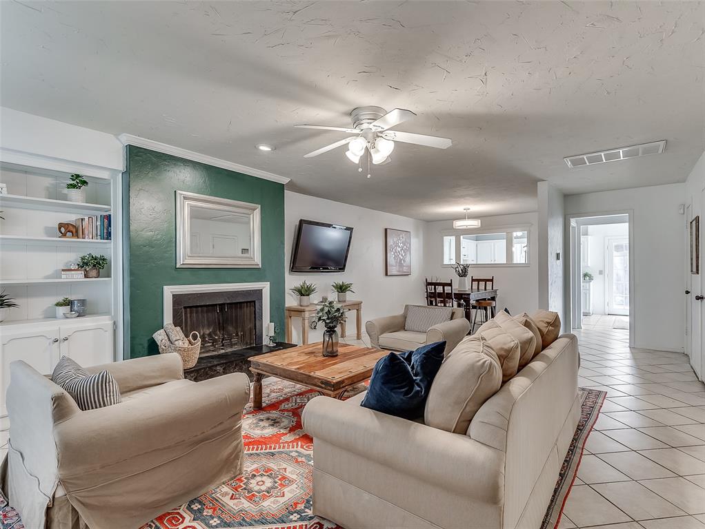 2916 Rosewood Lane Unit: 2916