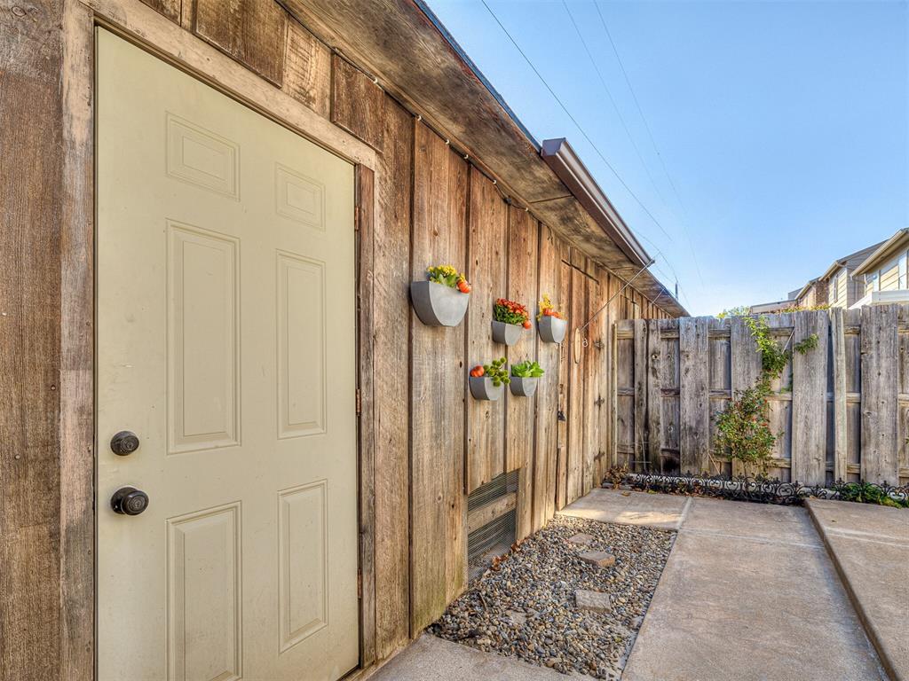 2916 Rosewood Lane Unit: 2916