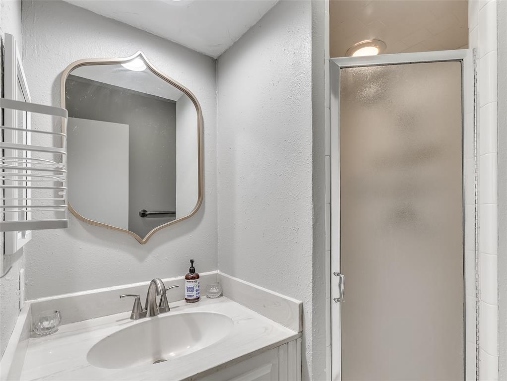 2916 Rosewood Lane Unit: 2916