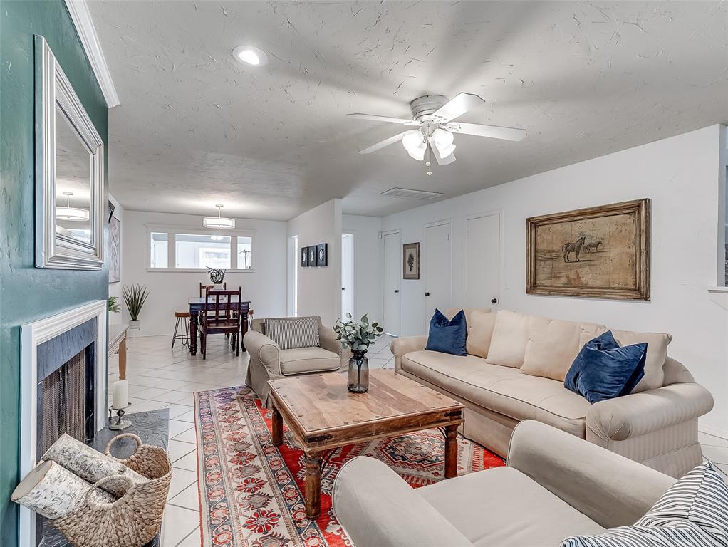 2916 Rosewood Lane Unit: 2916