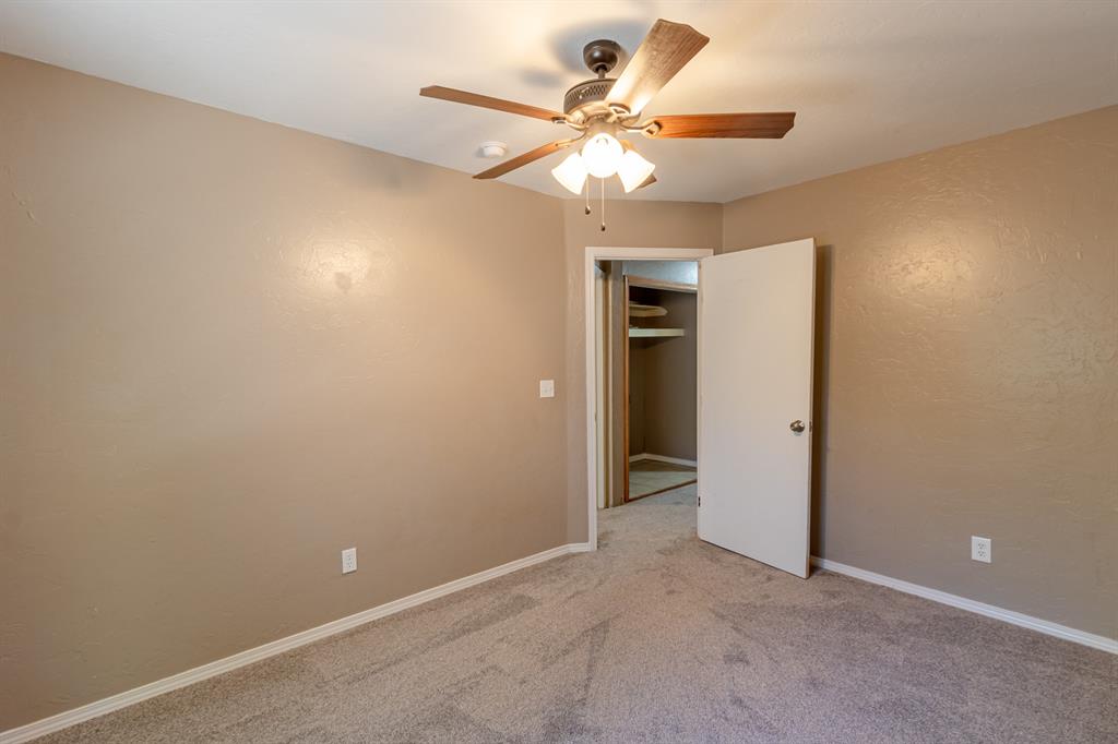 327 N Canadian Avenue