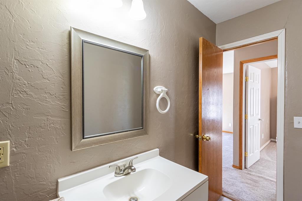 327 N Canadian Avenue