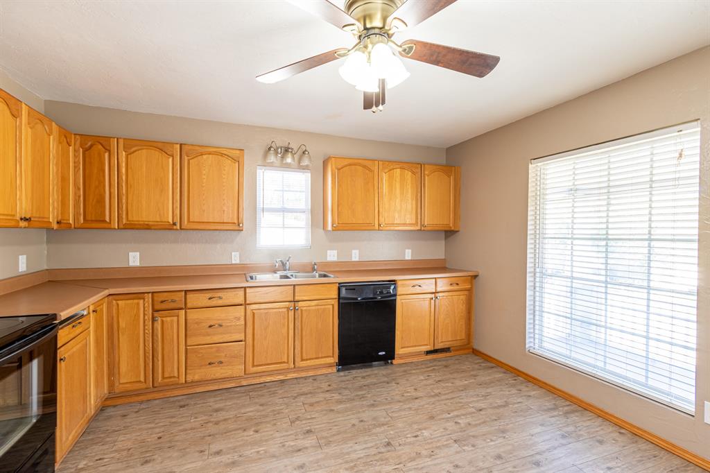 327 N Canadian Avenue