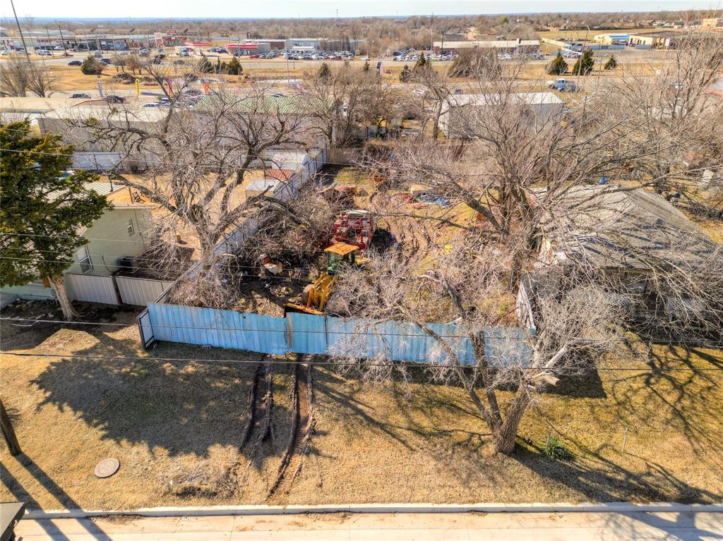 2833 Hillcrest Avenue