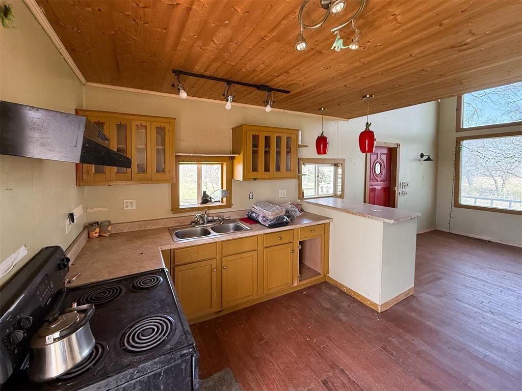 17885 County Road 3825