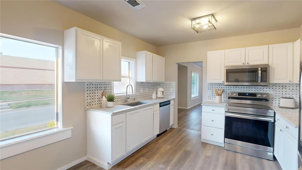 403 SE Carter Street