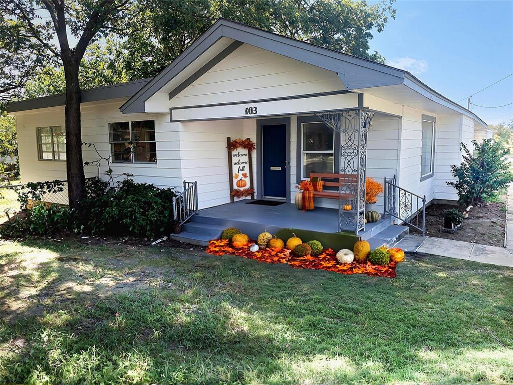 403 SE Carter Street