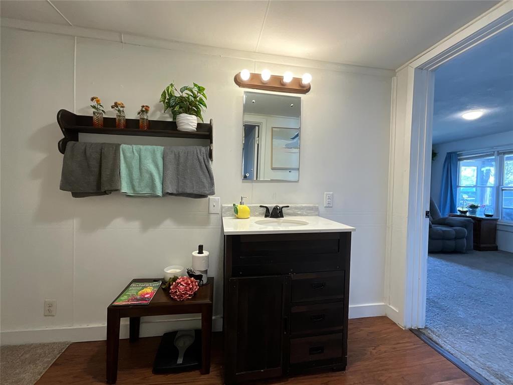 10927 Haleys Resort Drive