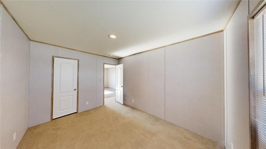 31 Greenbriar Avenue