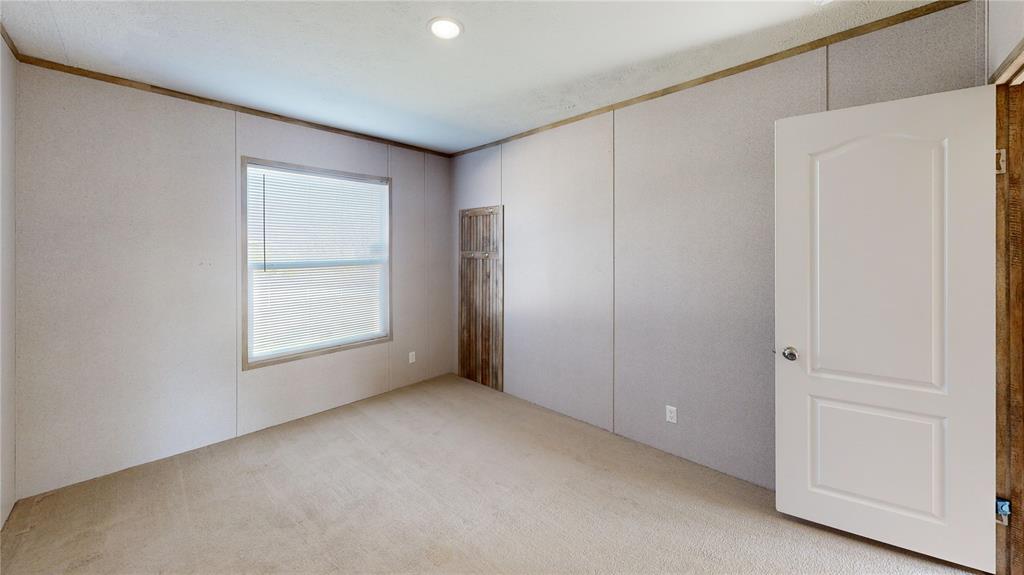 31 Greenbriar Avenue