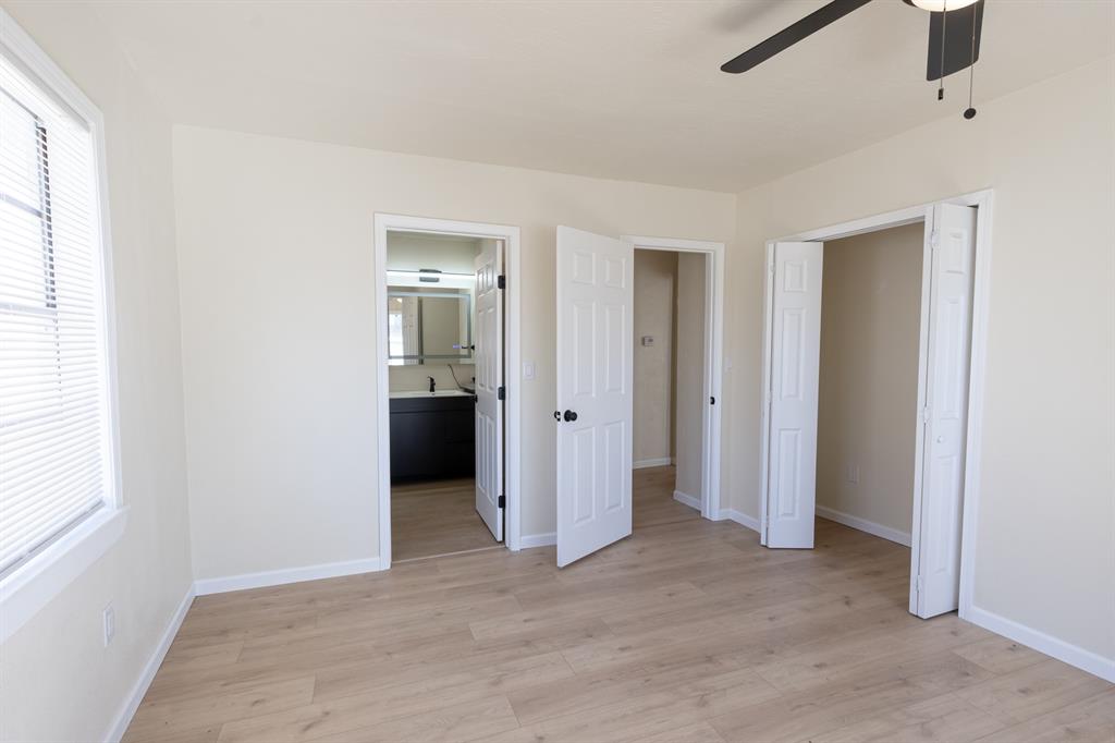 127 W Huron Street
