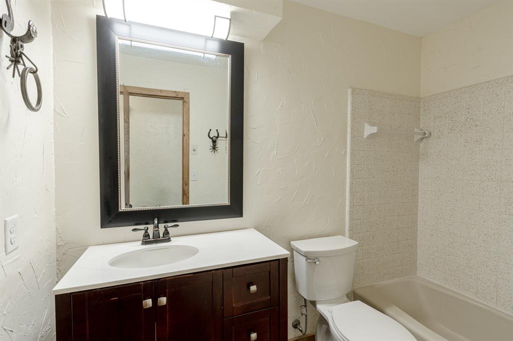 17667 Blanton View Avenue