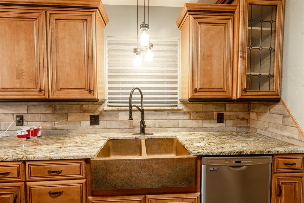 17667 Blanton View Avenue