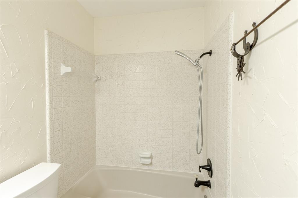 17667 Blanton View Avenue