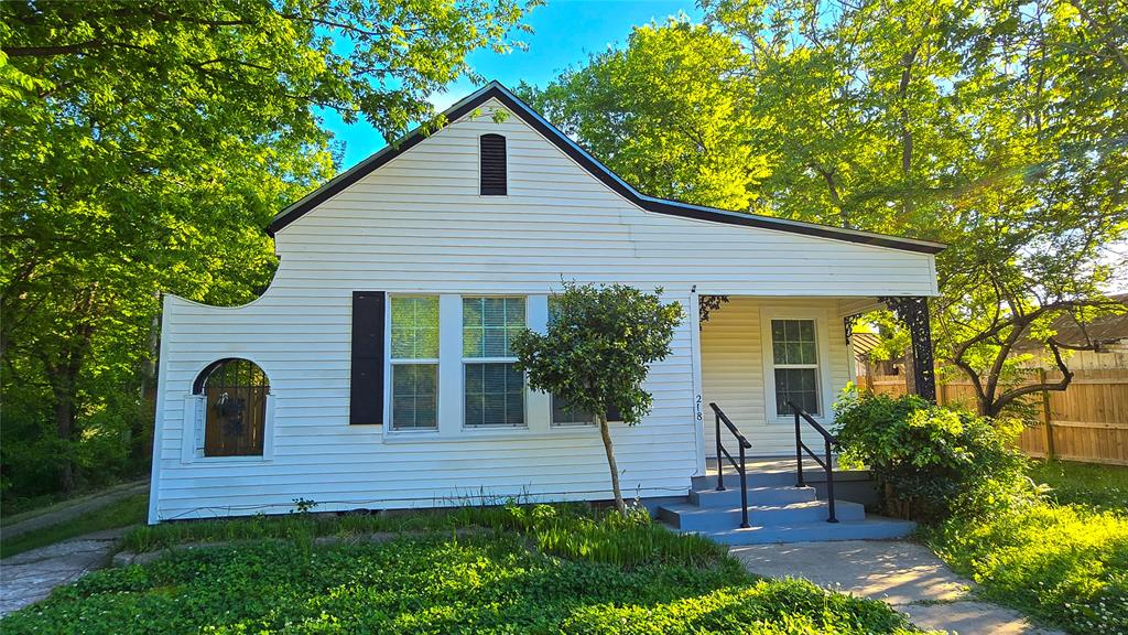 218 NW 5th Avenue
