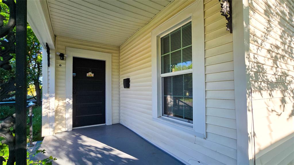 218 NW 5th Avenue