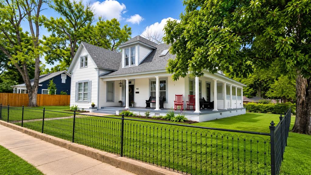 902 NW B Street
