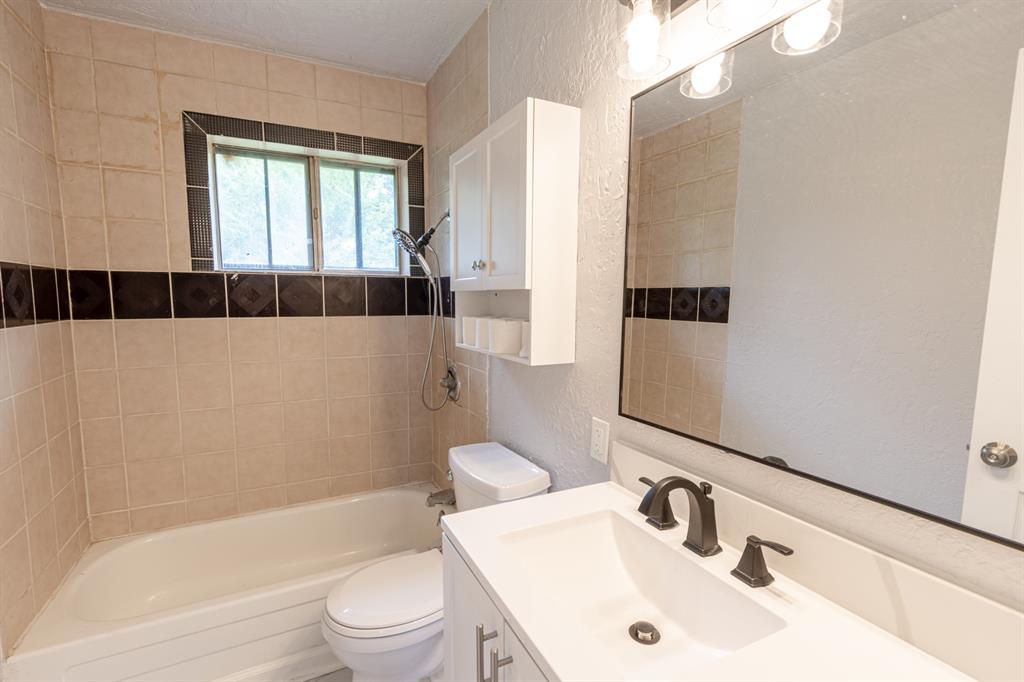 2605 Queensbury Road