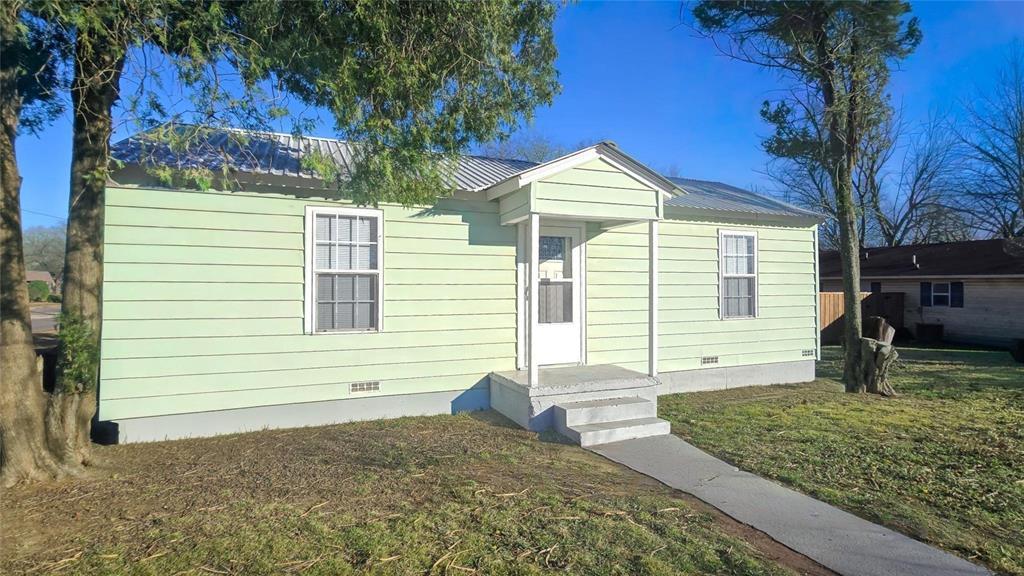 1100 Isabel Street
