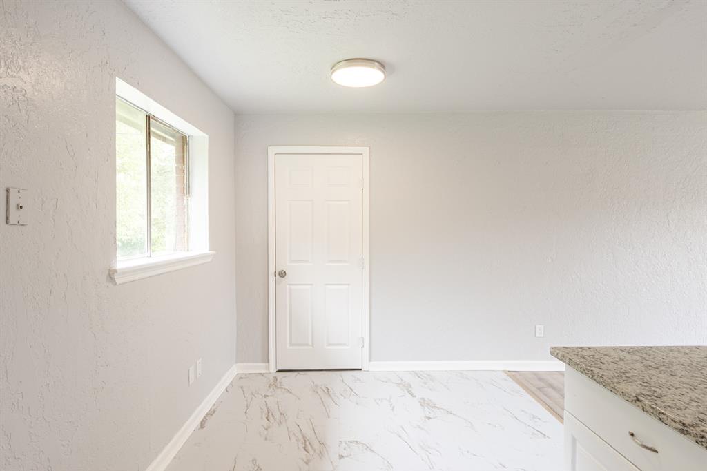 2605 Queensbury Road