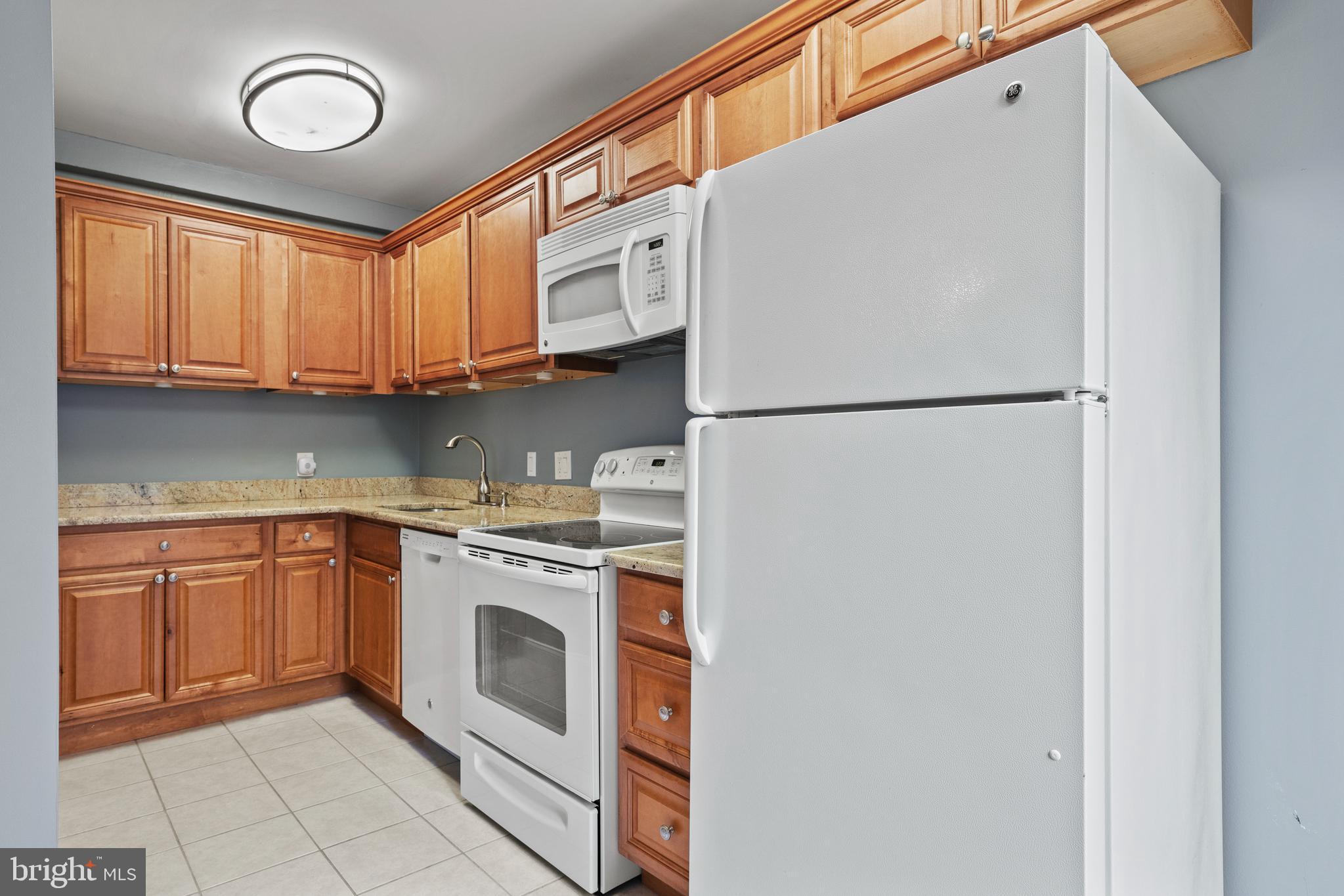 3051 Idaho AVENUE NW Unit: 305