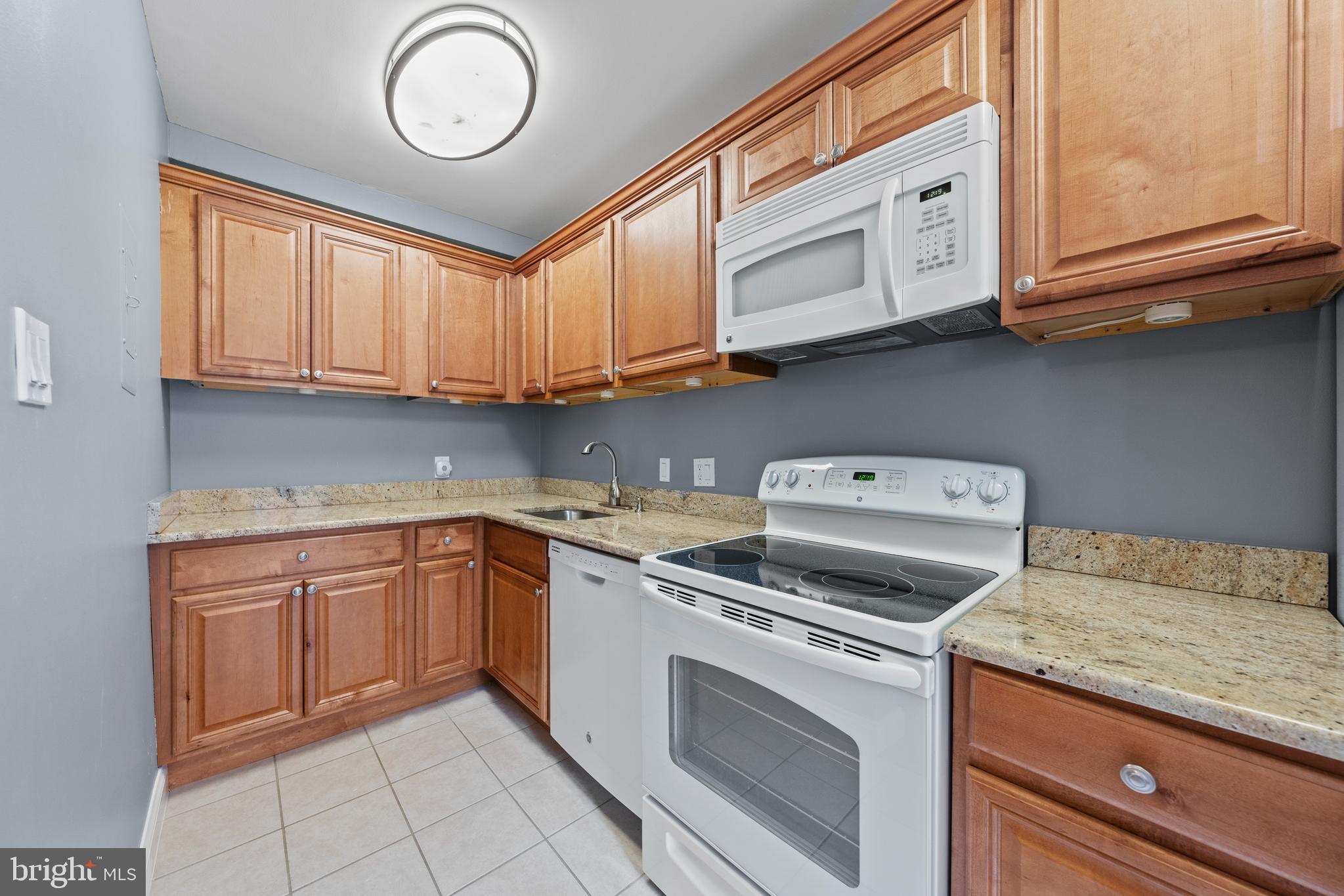 3051 Idaho AVENUE NW Unit: 305