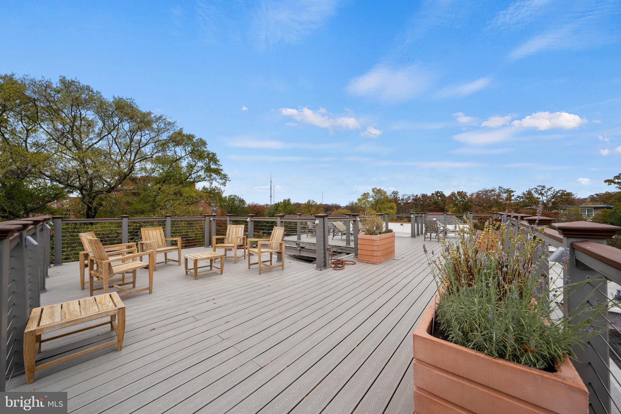 3051 Idaho AVENUE NW Unit: 305