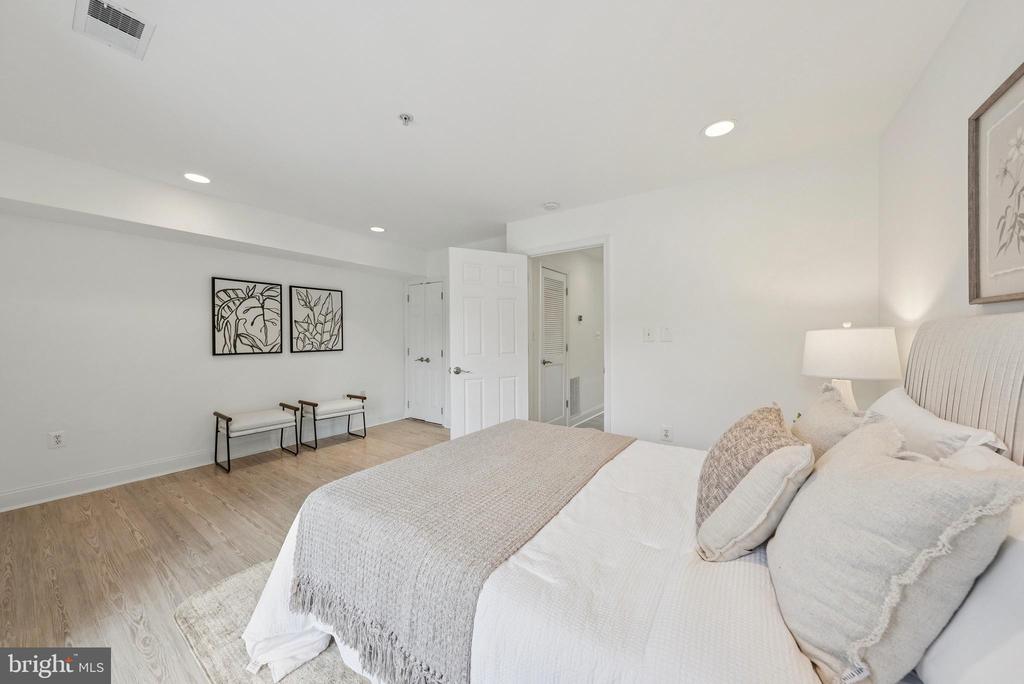 1610 11TH STREET NW 3B