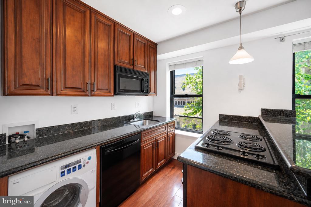 1125 12TH STREET NW 64