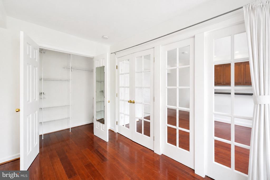1125 12TH STREET NW 64
