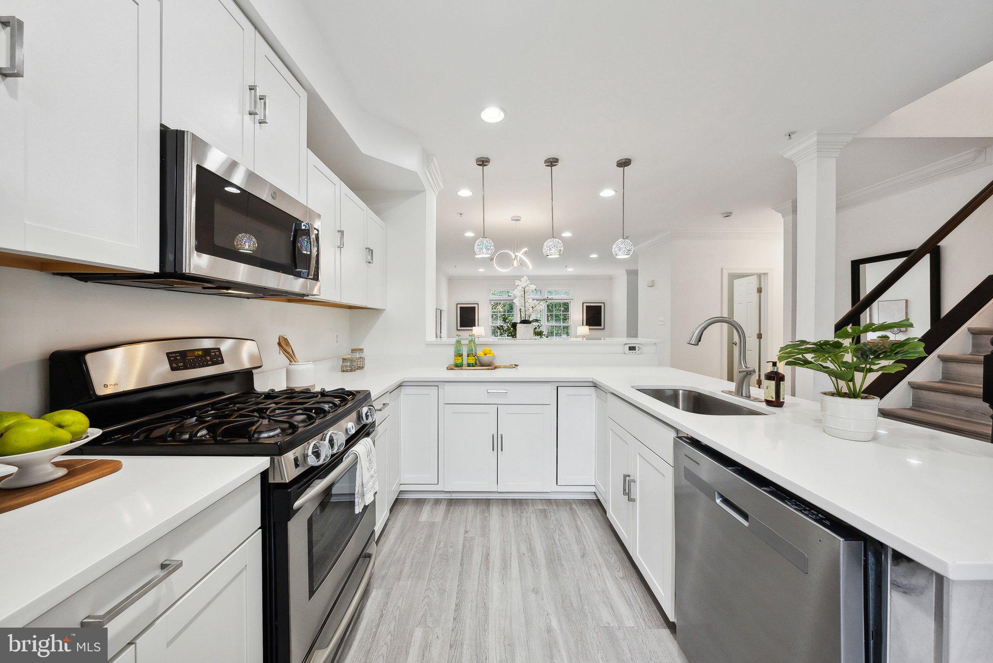 12007 Montrose Park Pl