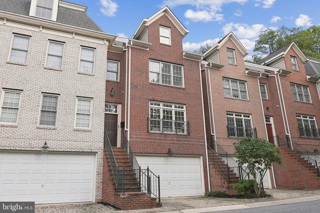 12007 Montrose Park Pl