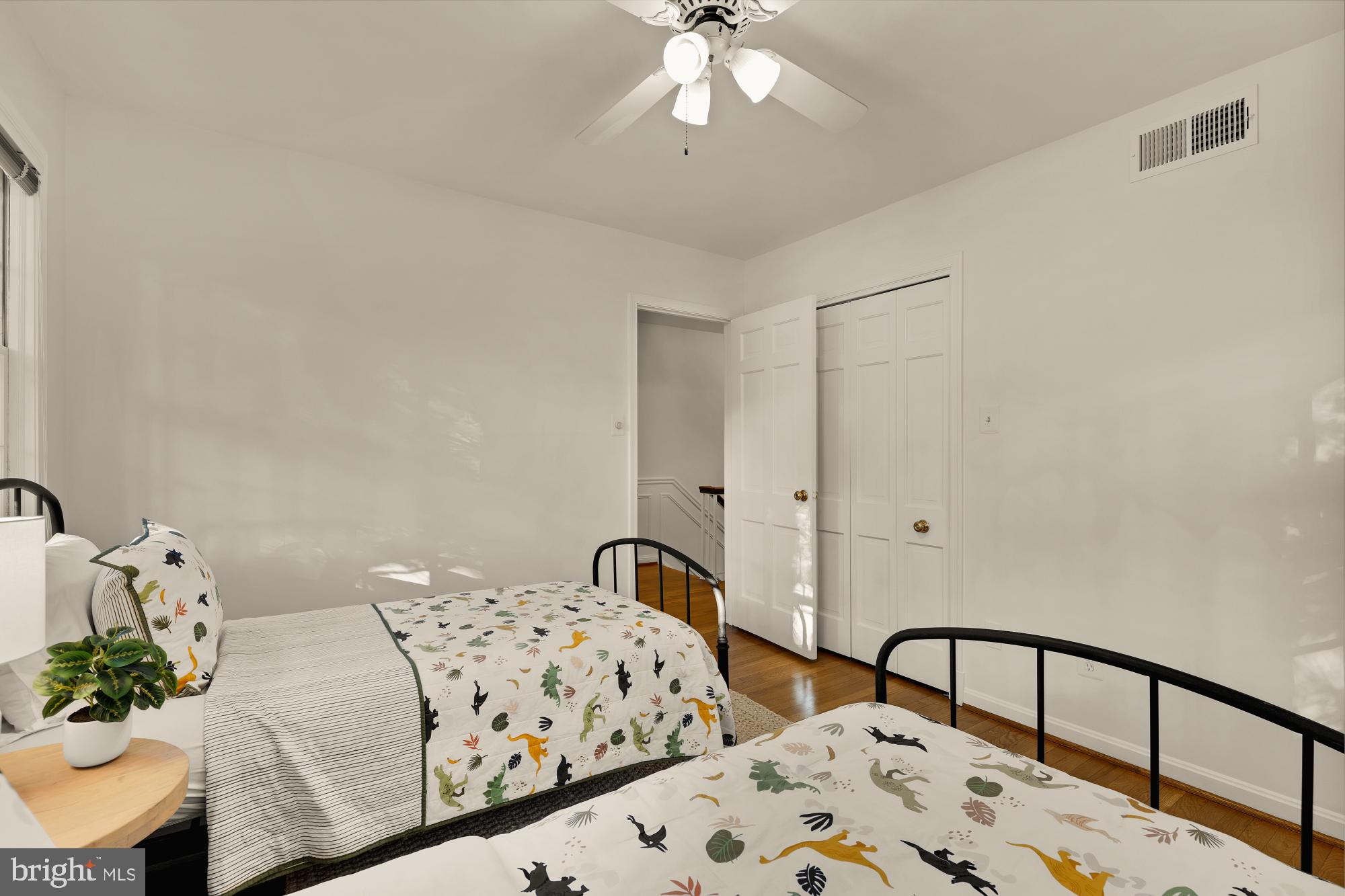 4939 CRESCENT STREET C18