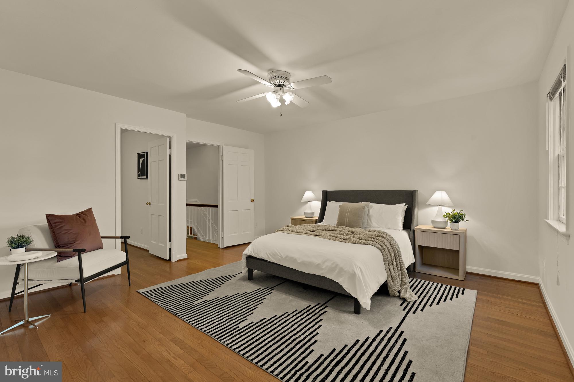 4939 CRESCENT STREET C18