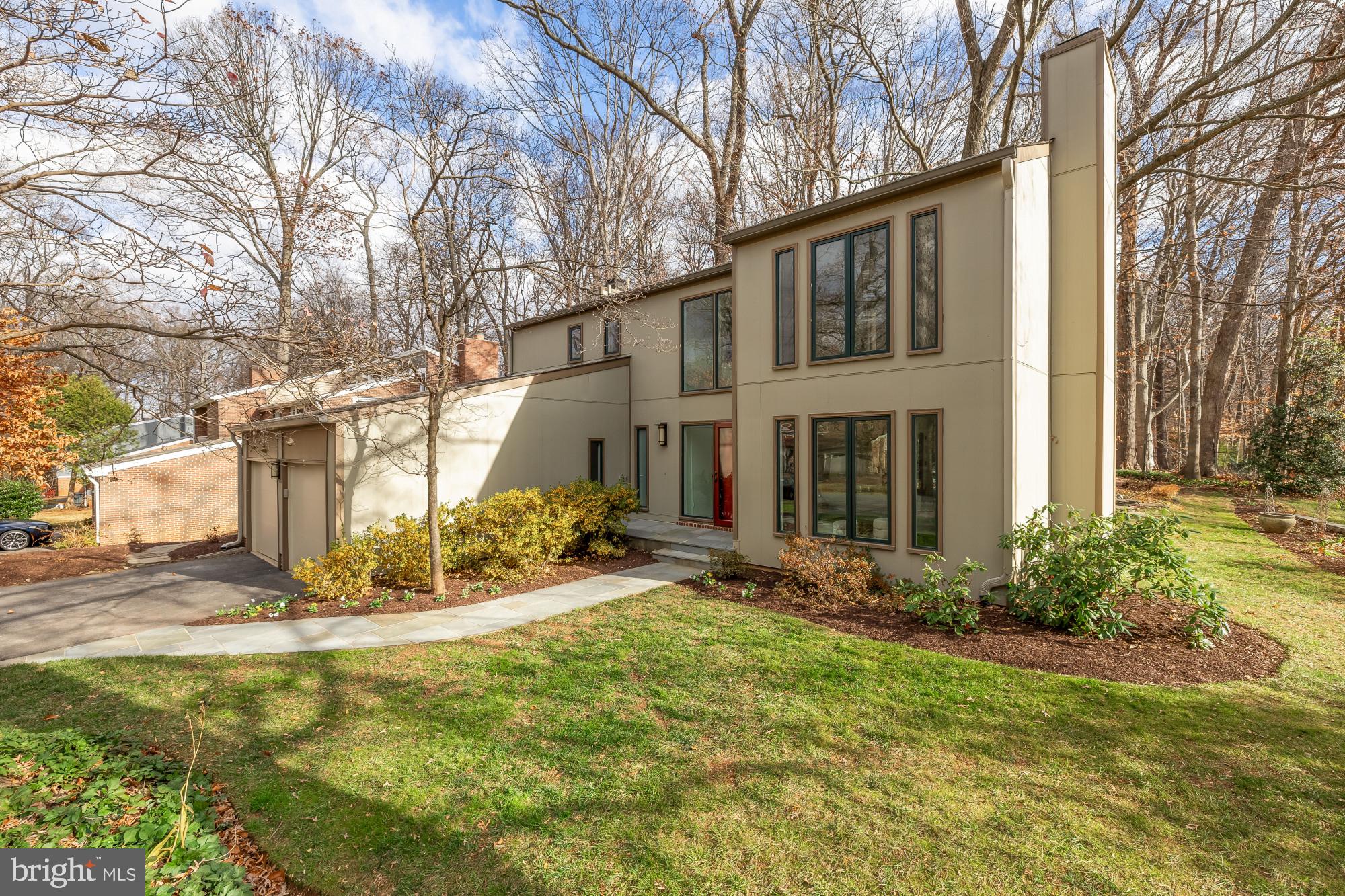 8809 HIDDEN HILL LANE