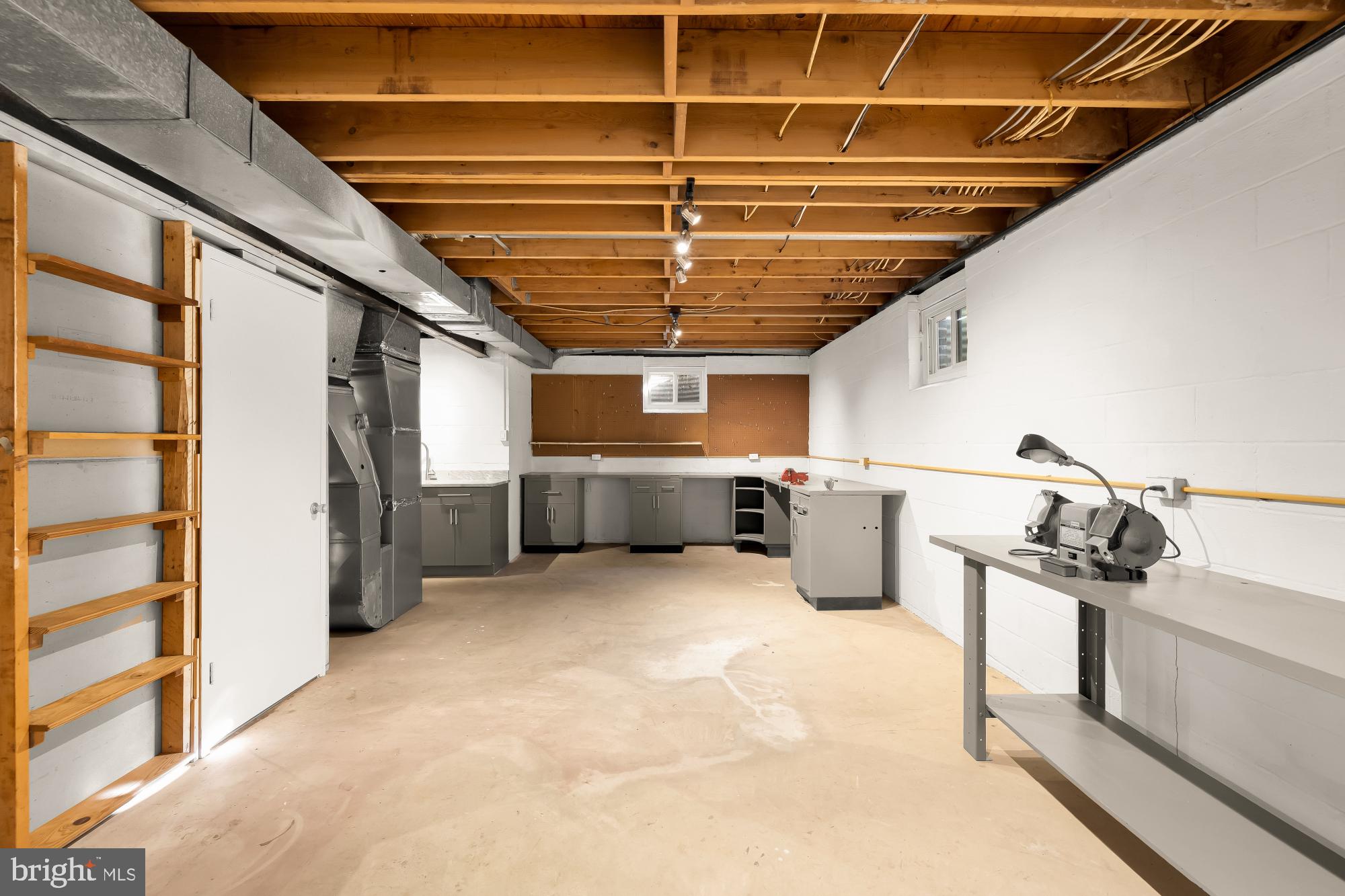 8809 HIDDEN HILL LANE