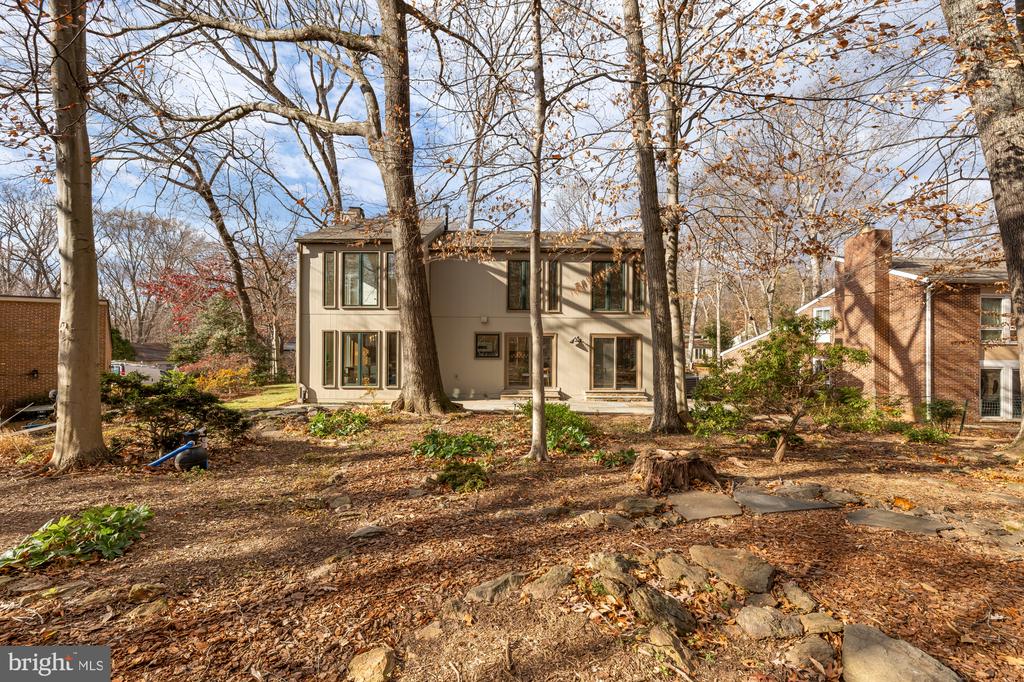 8809 HIDDEN HILL LANE