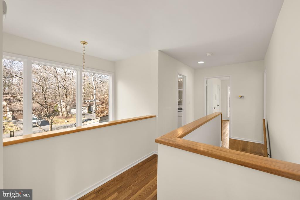 8809 HIDDEN HILL LANE
