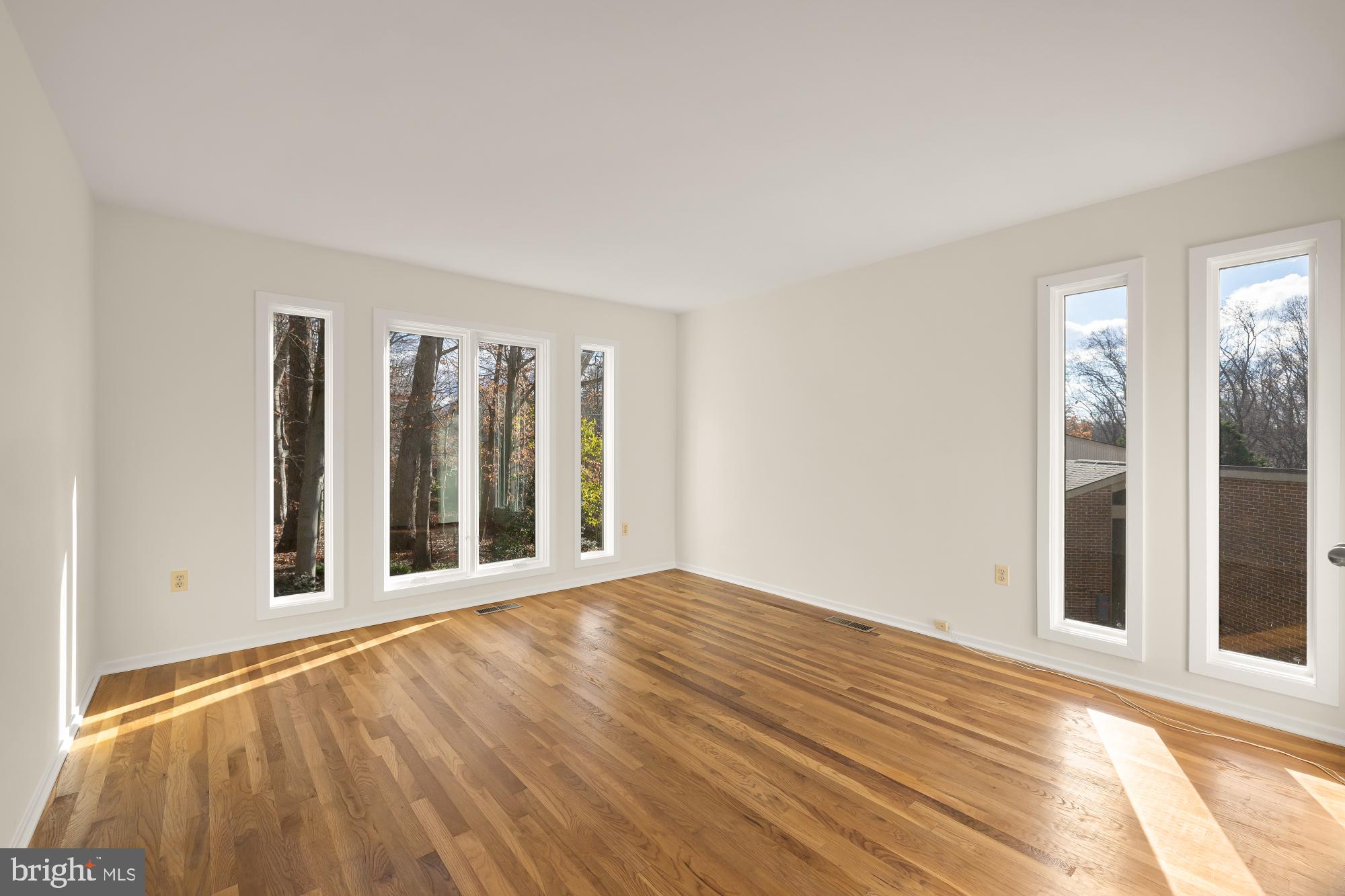 8809 HIDDEN HILL LANE