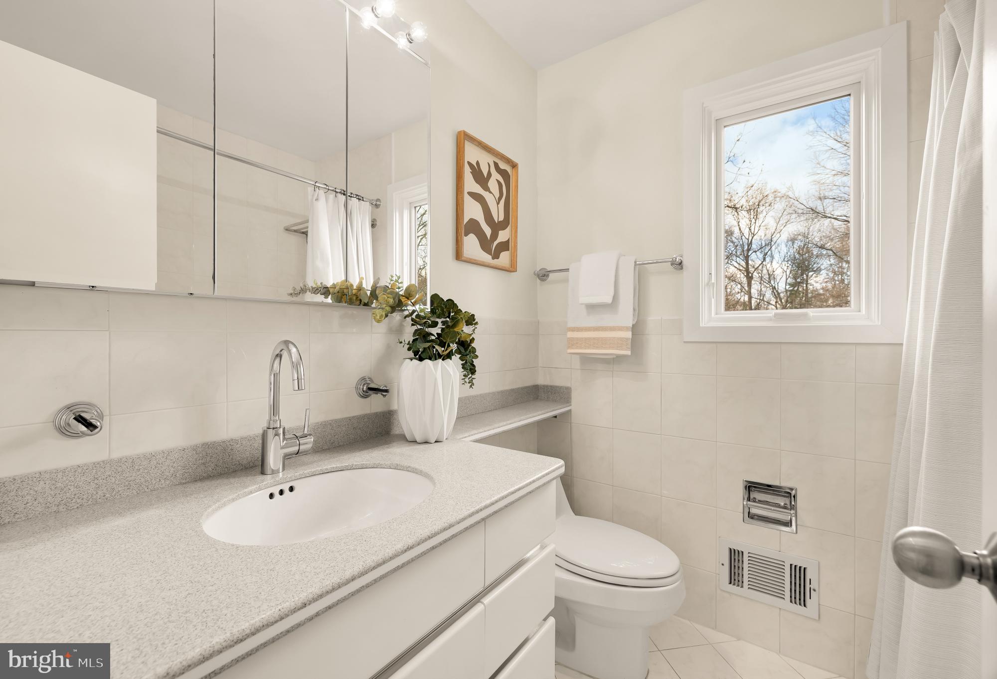 8809 HIDDEN HILL LANE