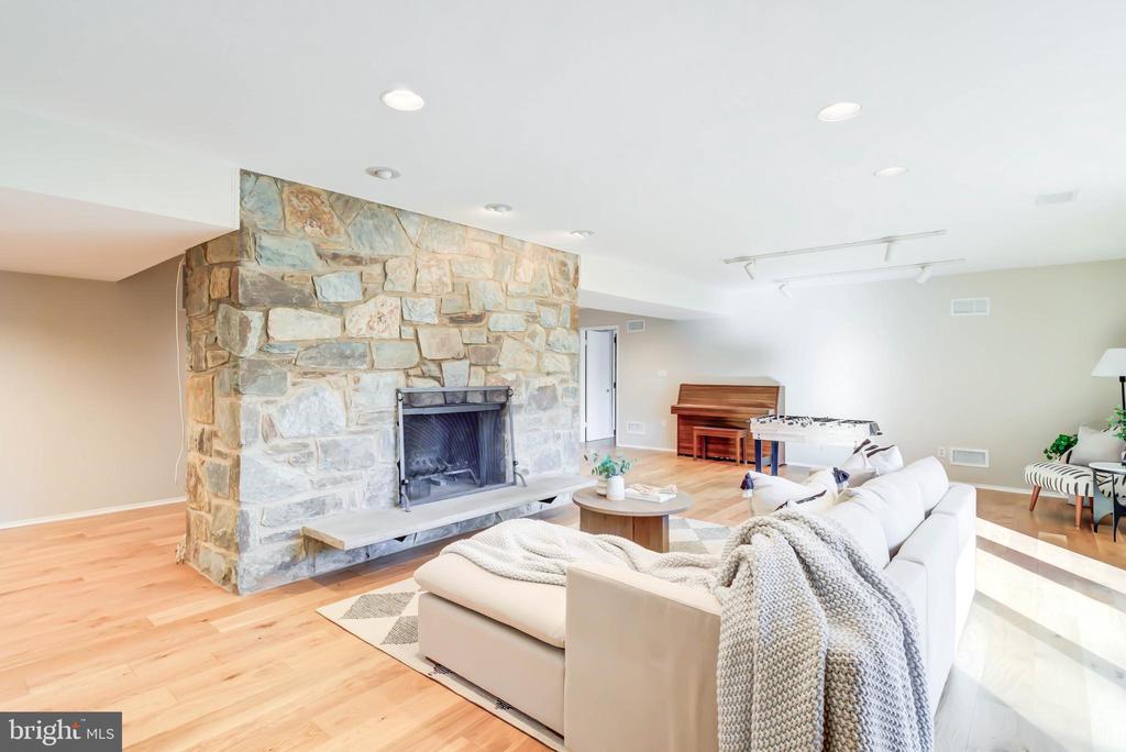 8610 HIDDEN HILL LANE