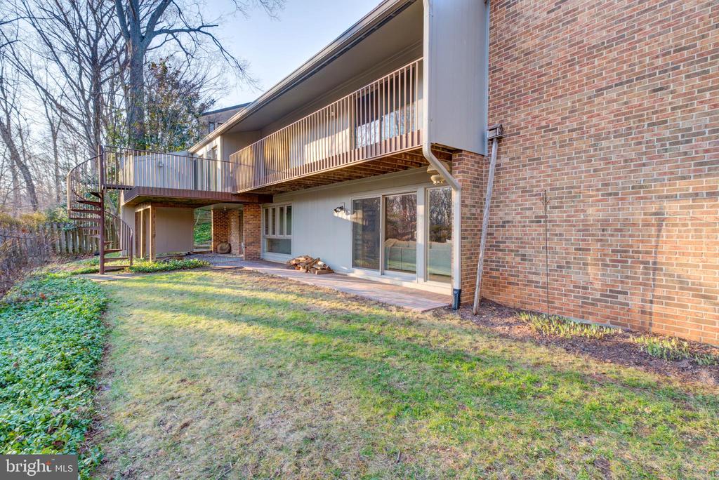 8610 HIDDEN HILL LANE