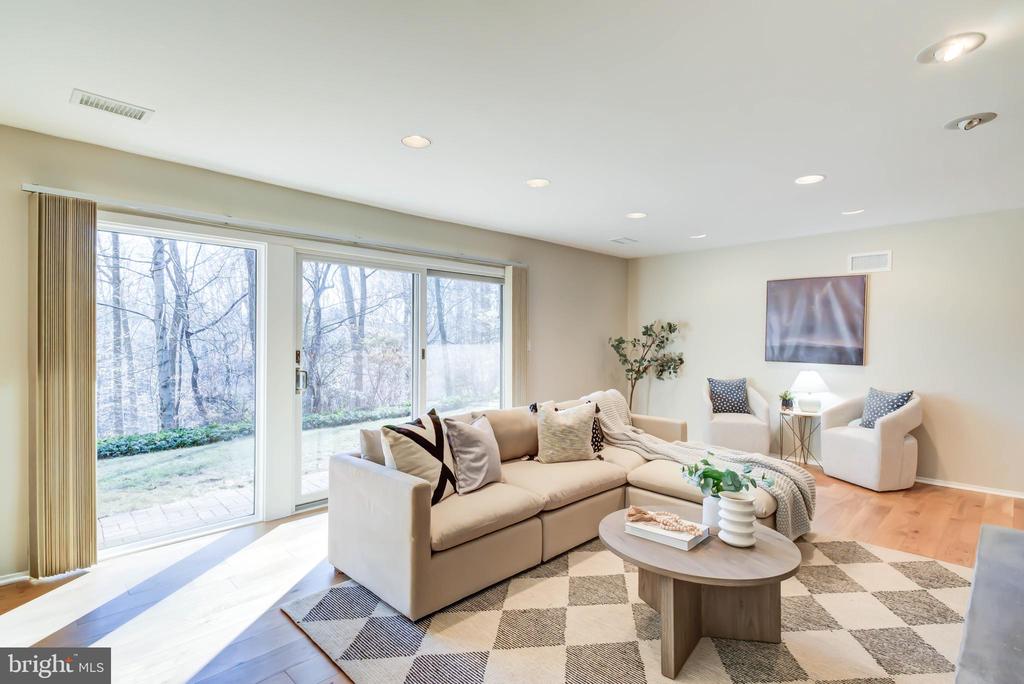 8610 HIDDEN HILL LANE