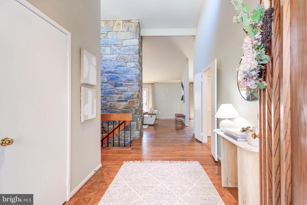 8610 HIDDEN HILL LANE